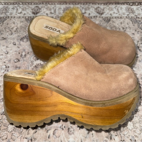 Soda Shoes - SODA VTG Y2K Brown Faux Leather Chunky Platform Fur Lined Mules Clogs Shoes 8.5